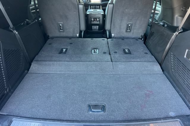 Used 2022 GMC Yukon Denali w/ Denali Premium Package AWD/4WD image 18