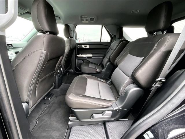 Used 2023 Ford Explorer XLT image 14