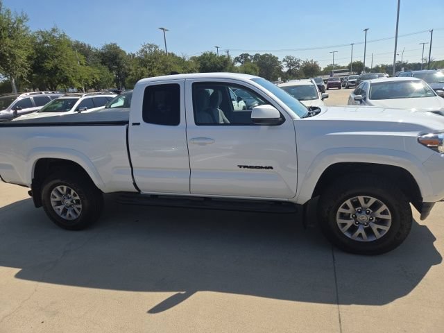 Used 2019 Toyota Tacoma SR5 AWD/4WD image 2