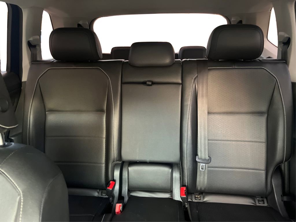 Used 2021 Volkswagen Tiguan SE image 16