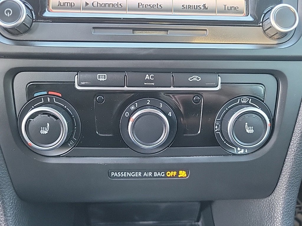 Used 2012 Volkswagen GTI 4-Door image 12