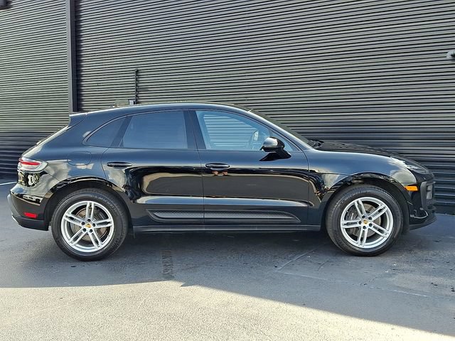 Certified 2026 Porsche Macan AWD/4WD image 8