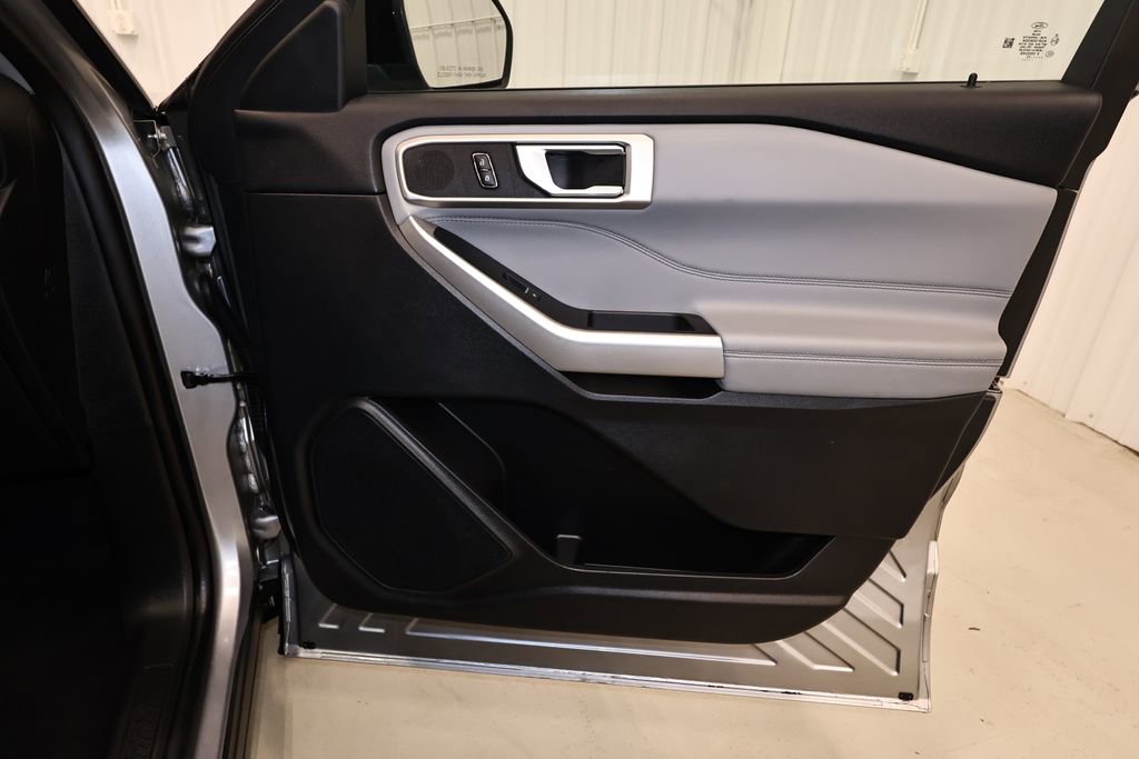 Certified 2023 Ford Explorer XLT w/ Equipment Group 202A image 19