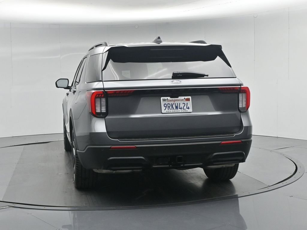 Used 2025 Ford Explorer ST-Line w/ Premium Package image 31
