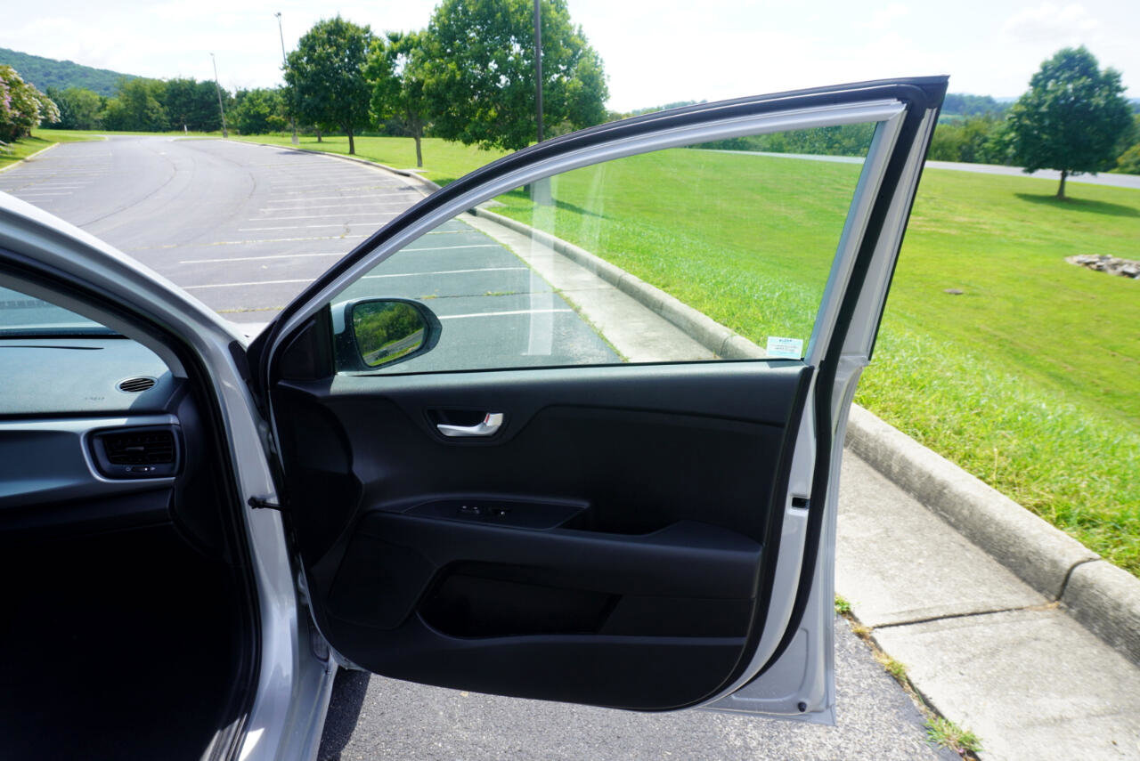 Used 2023 Kia Rio LX image 20