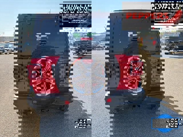 Used 2022 Jeep Wrangler Unlimited Sahara w/ LED Lighting Group image 12