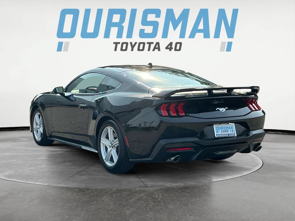 Used 2026 Ford Mustang Coupe RWD image 5