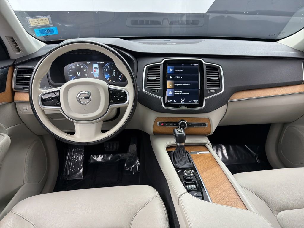 Used 2021 Volvo XC90 T6 Momentum w/ Climate Package image 7