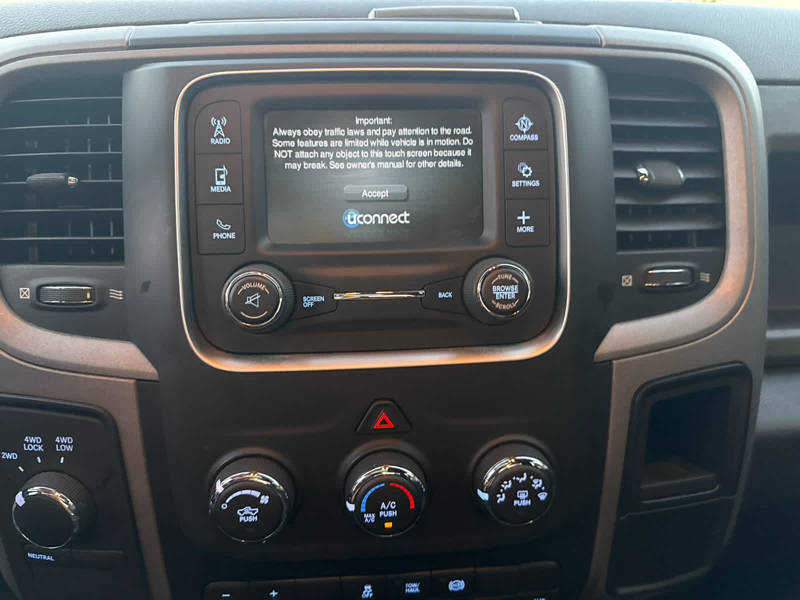 Used 2015 RAM 2500 Tradesman w/ Chrome Appearance Group AWD/4WD image 5