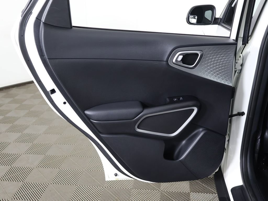 Used 2021 Kia Soul LX FWD image 21