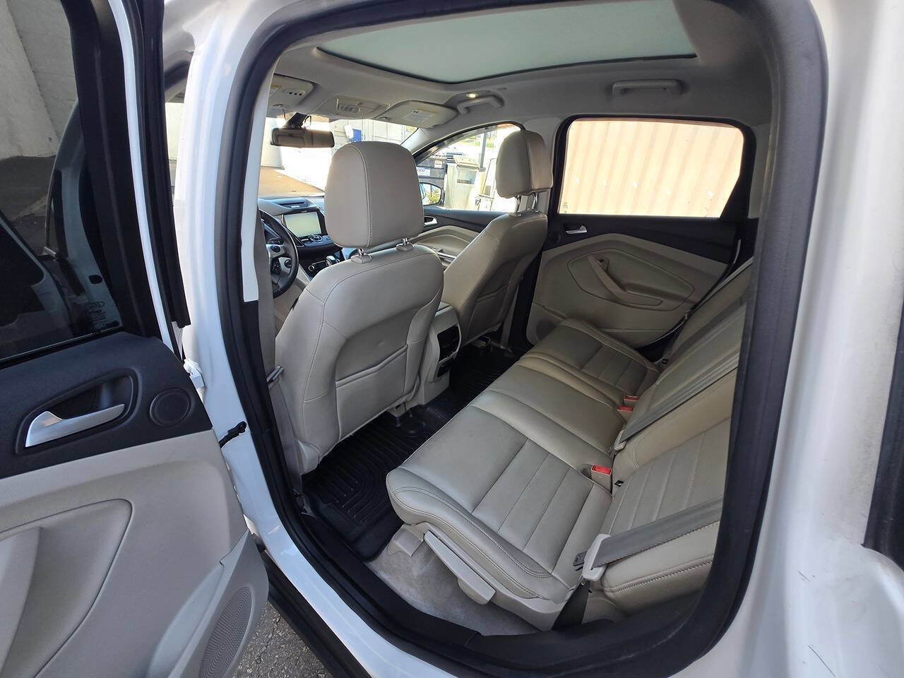 Used 2013 Ford C-MAX Energi SEL image 24