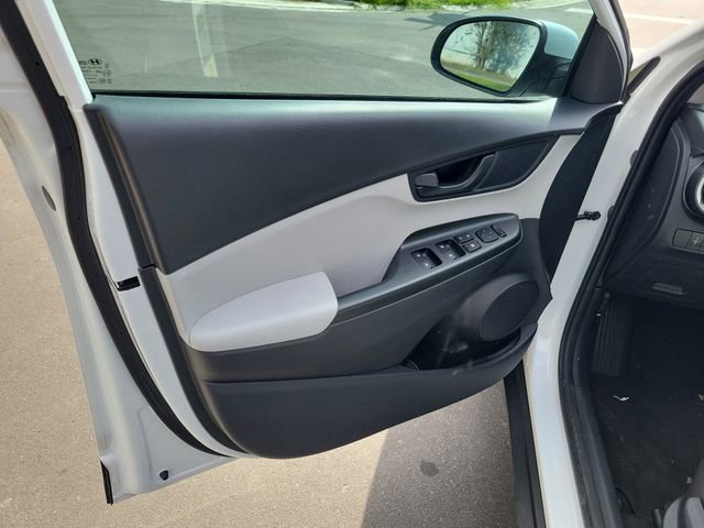 Used 2022 Hyundai Kona SEL FWD image 10