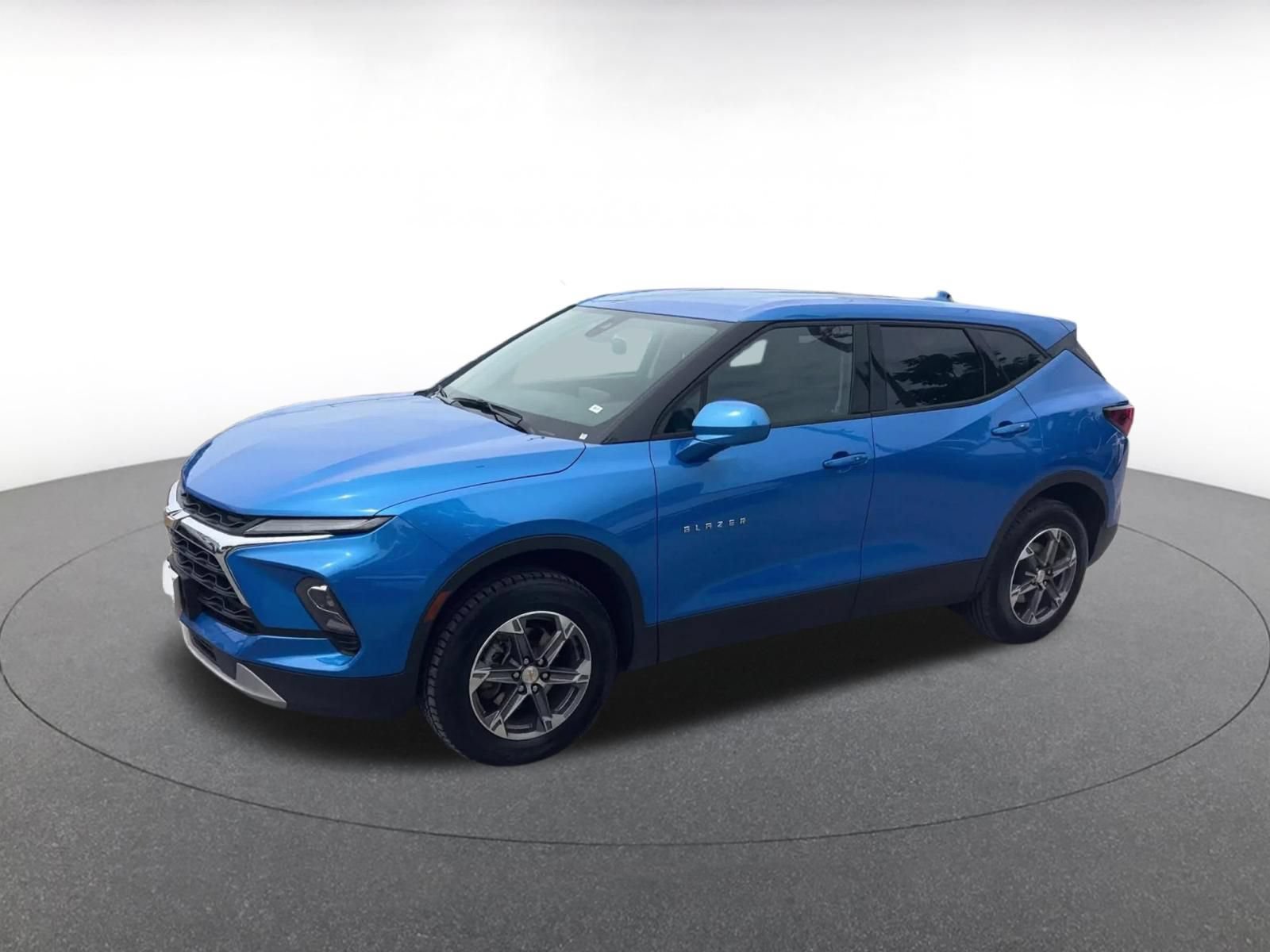 Used 2025 Chevrolet Blazer LT FWD image 8