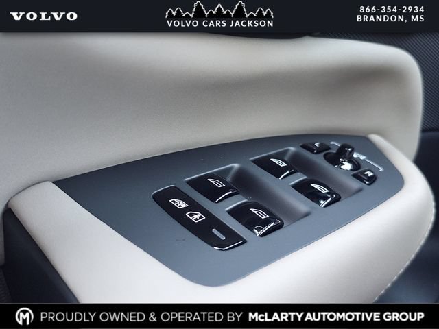 New 2026 Volvo XC90 B6 Plus w/ Protection Package Premier AWD/4WD image 16