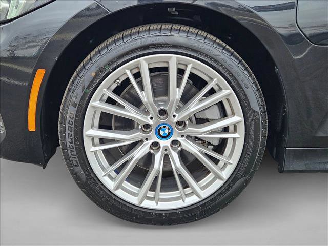 Used 2024 BMW 330e image 24
