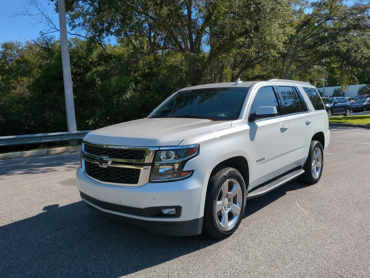 Used 2017 Chevrolet Tahoe LT RWD image 2