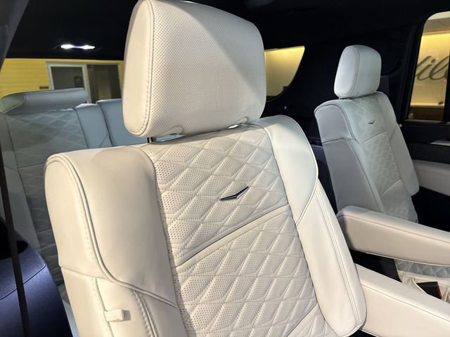New 2026 Cadillac Escalade ESV Platinum Sport w/ LPO, ONYX Package AWD/4WD image 22