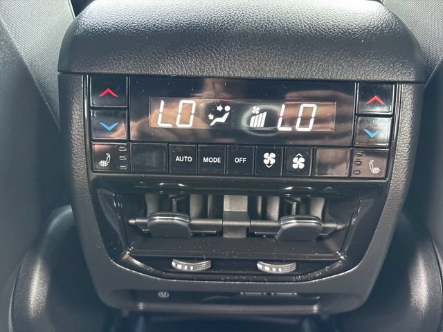 Used 2023 Jeep Grand Cherokee Summit w/ Adv Protech Group IV AWD/4WD image 38