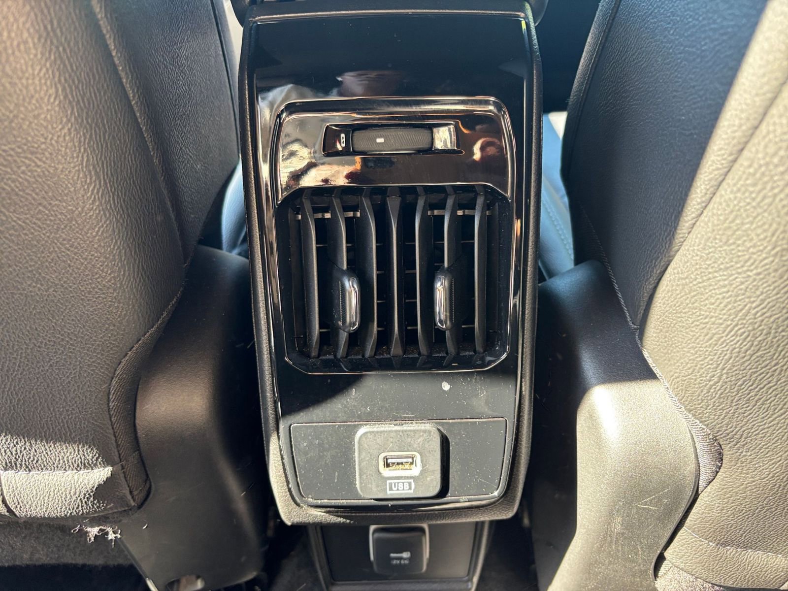 Used 2025 Jeep Compass Limited image 24