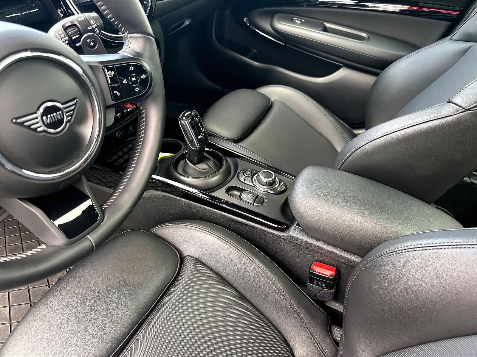 Used 2022 MINI Cooper Clubman S w/ Premium Package FWD image 20