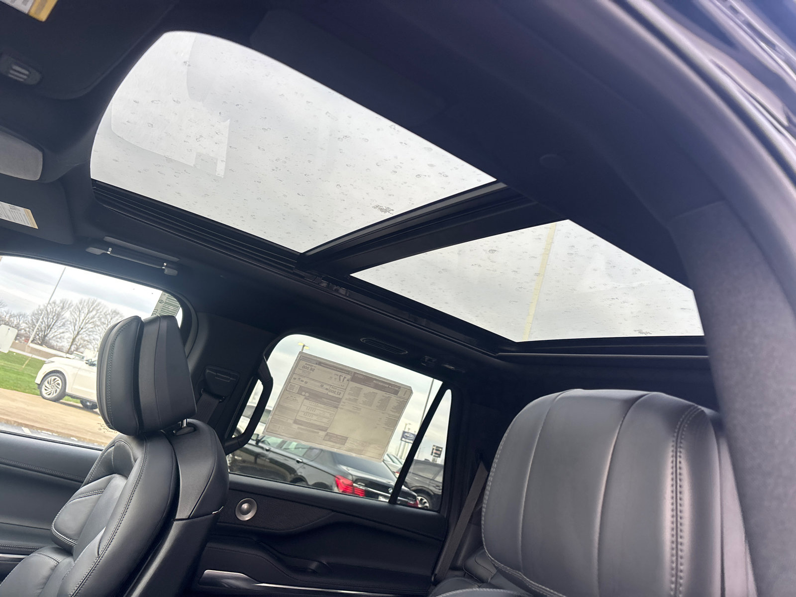 New 2026 Lincoln Navigator Reserve w/ Jet Appearance Package image 25