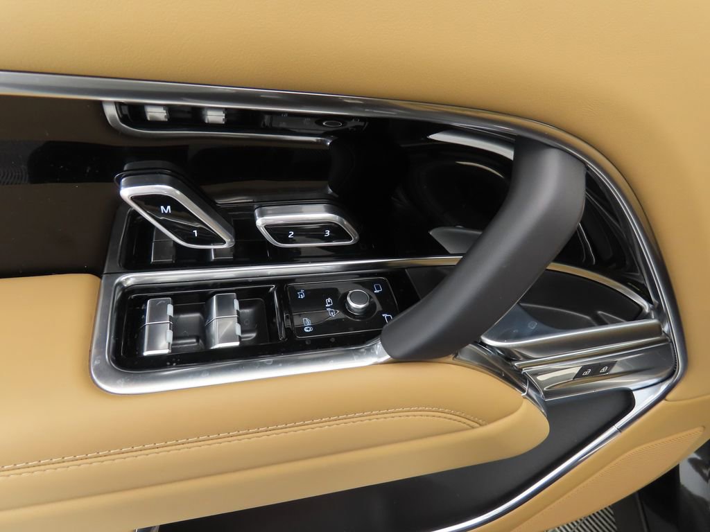 New 2026 Land Rover Range Rover Long Wheelbase SE image 23