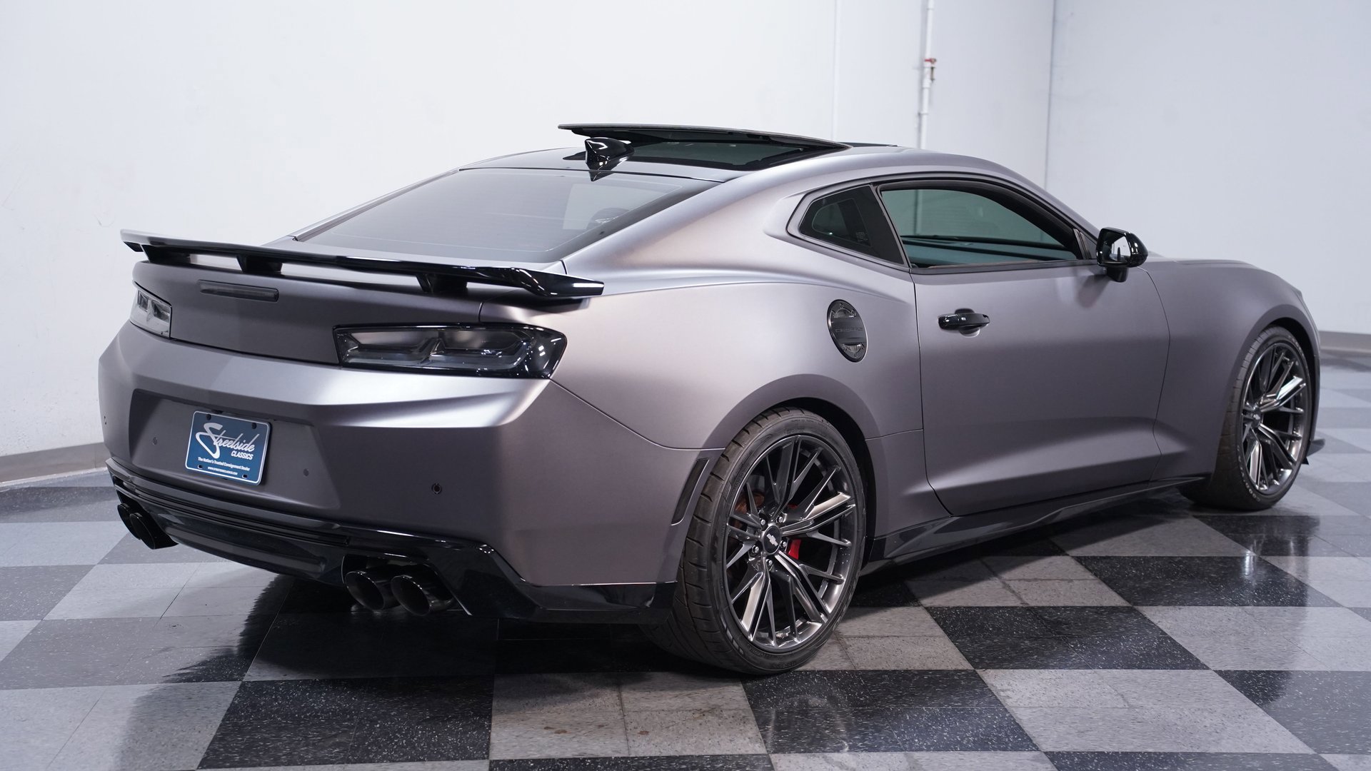 Used 2018 Chevrolet Camaro ZL1 RWD image 11