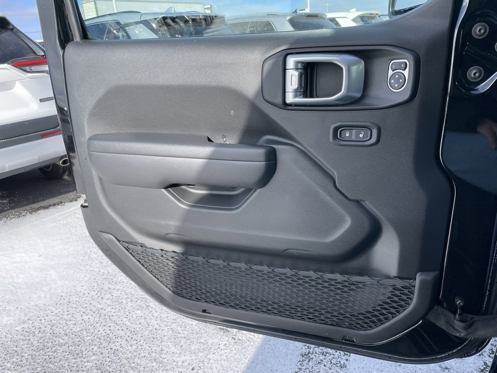 Used 2023 Jeep Wrangler Sport S image 41