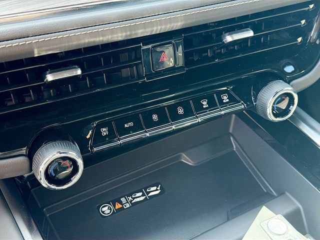 New 2025 Chevrolet Suburban Premier image 17