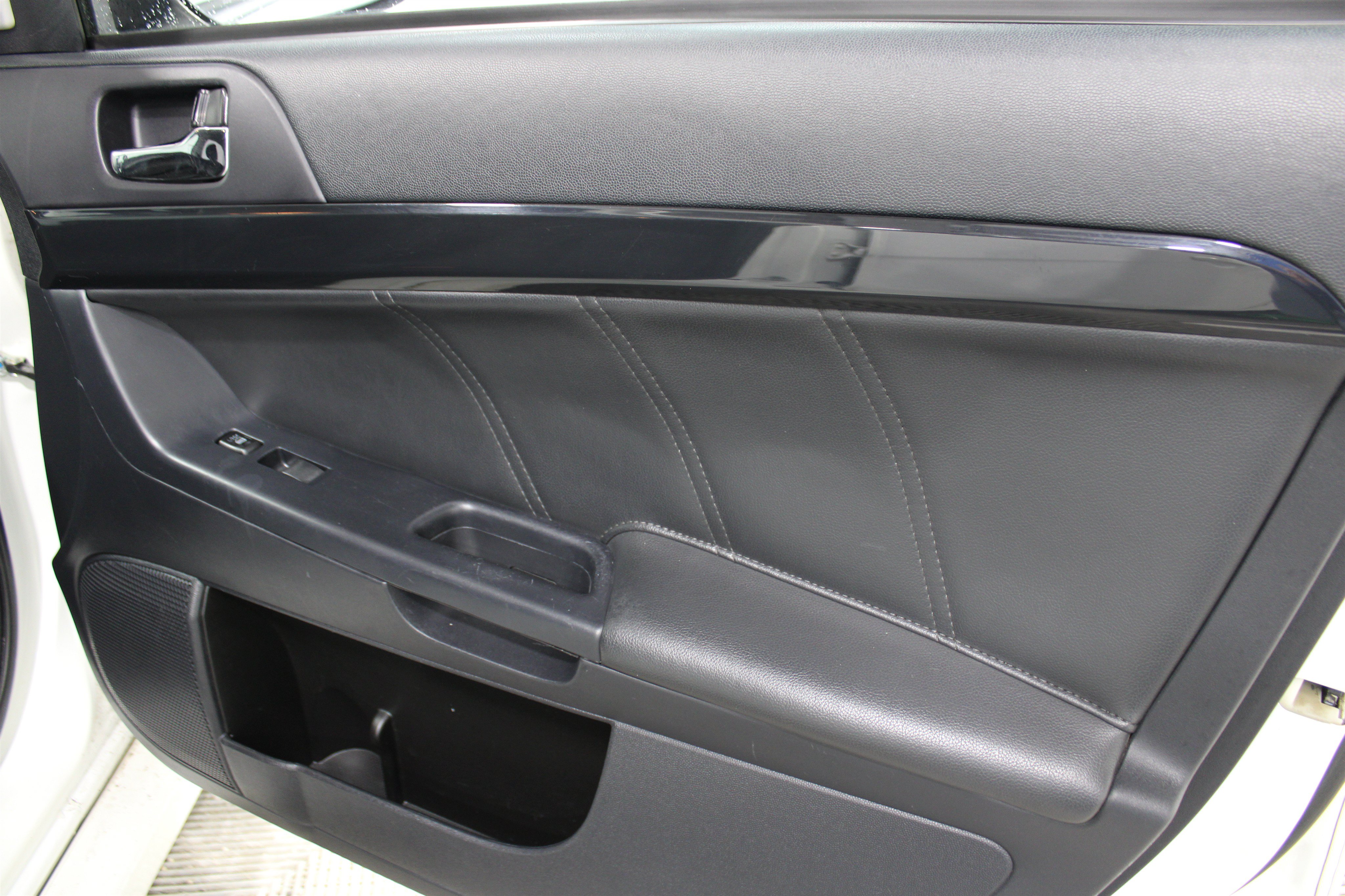 Used 2015 Mitsubishi Lancer Evolution MR AWD/4WD image 23
