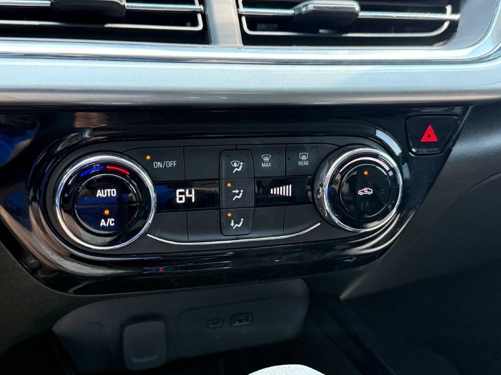 Used 2025 Chevrolet Trax LT FWD image 26