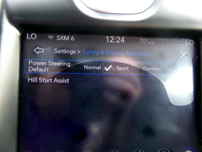 Used 2018 Chrysler 300 Limited image 23