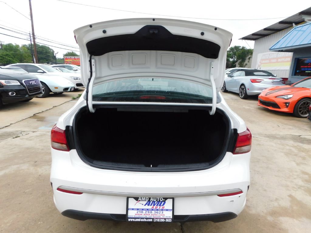 Used 2022 Kia Rio LX image 14