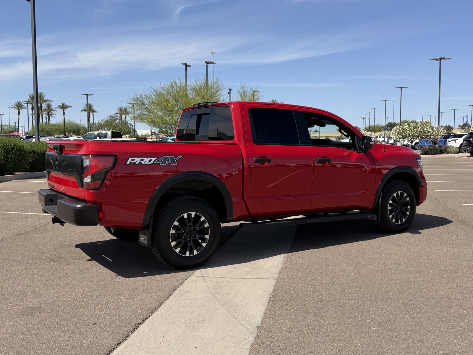 Used 2021 Nissan Titan PRO-4X w/ Pro-4x Convenience Package image 5
