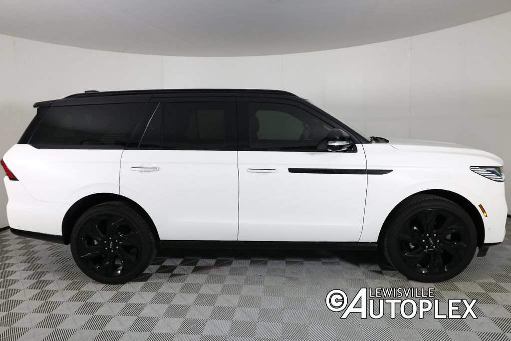 Used 2025 Lincoln Navigator Black Label AWD/4WD image 4