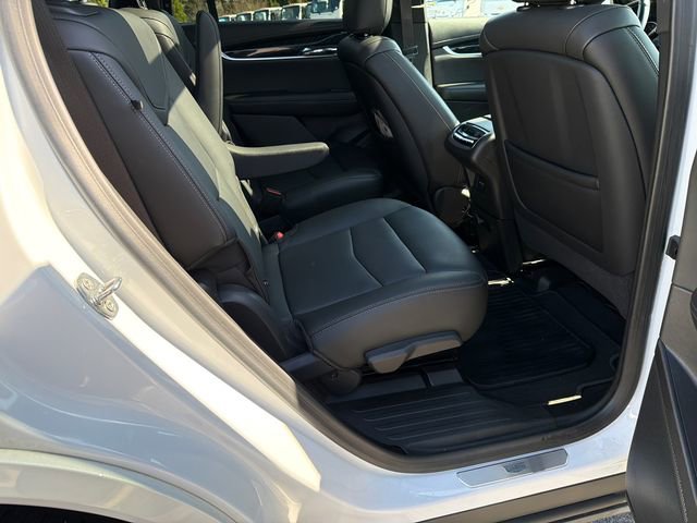 Used 2022 Cadillac XT6 Premium Luxury image 15