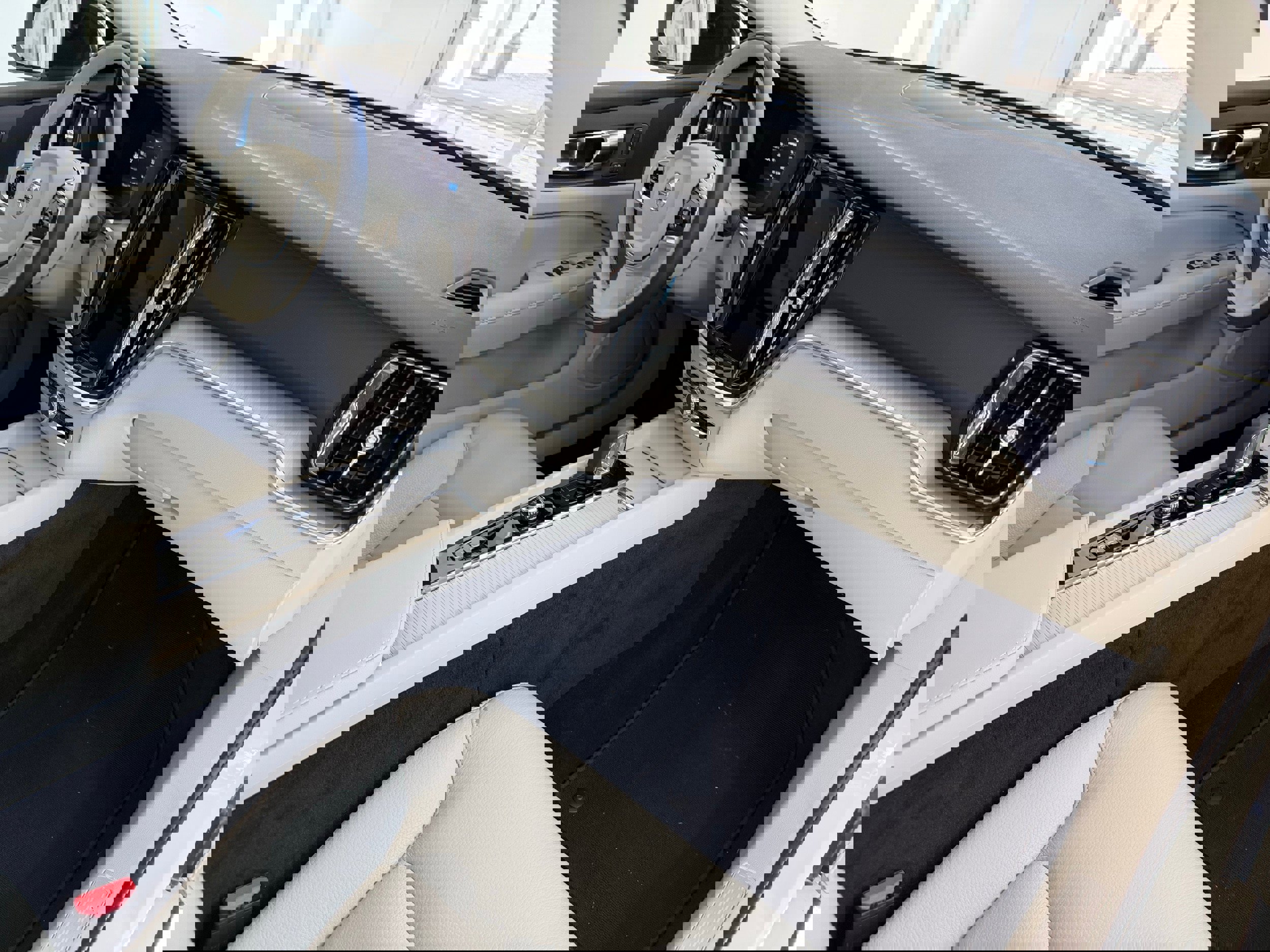 Certified 2025 Volvo S60 B5 Core image 24