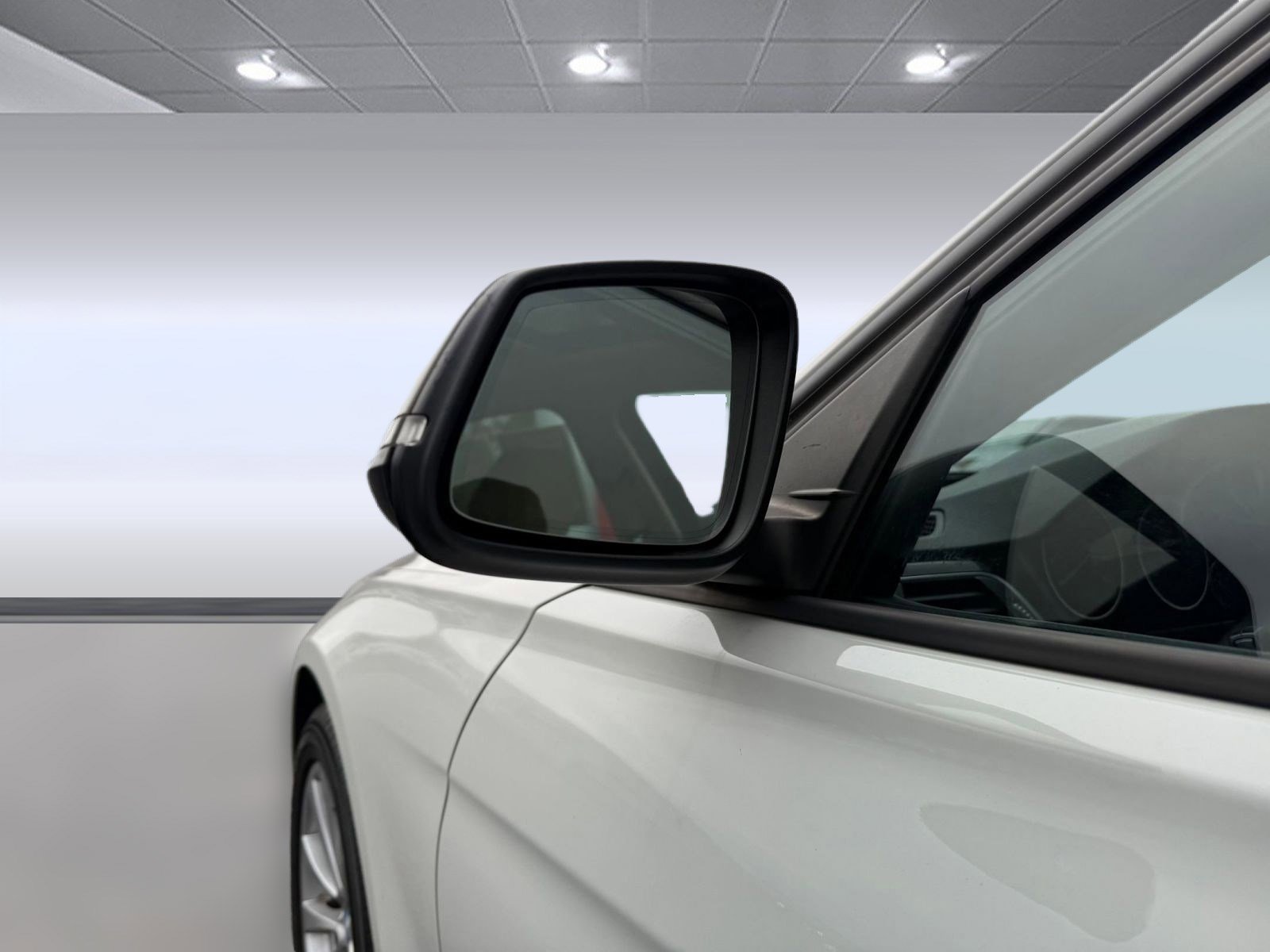 Used 2017 BMW 320i Sedan image 22