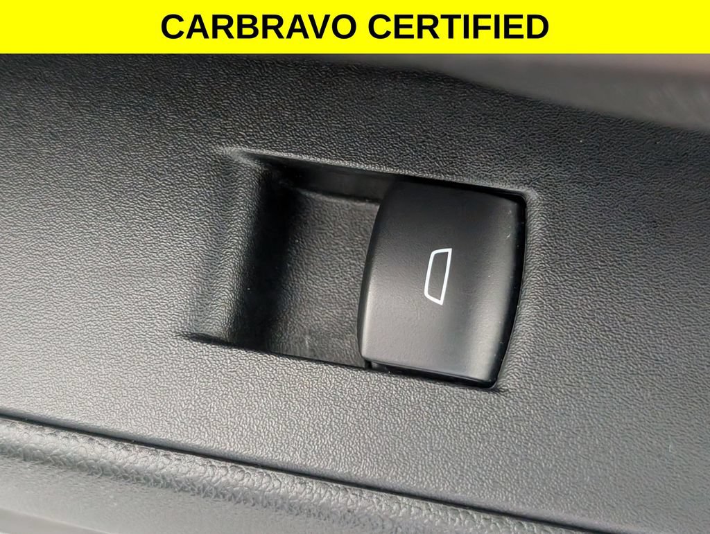 Certified 2025 Chevrolet Equinox EV LT FWD image 30