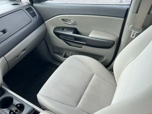 Used 2016 Kia Sedona LX w/ LX Convenience Package image 10