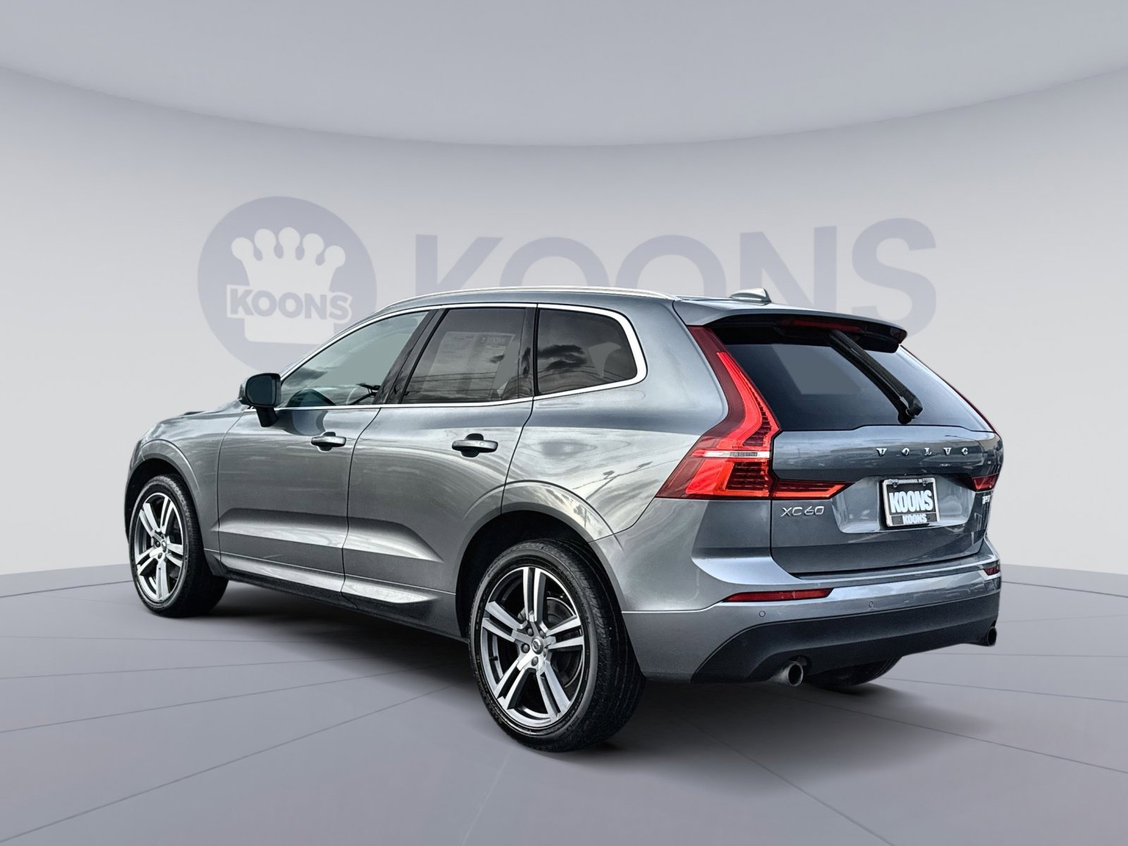 Used 2021 Volvo XC60 T5 Momentum image 4
