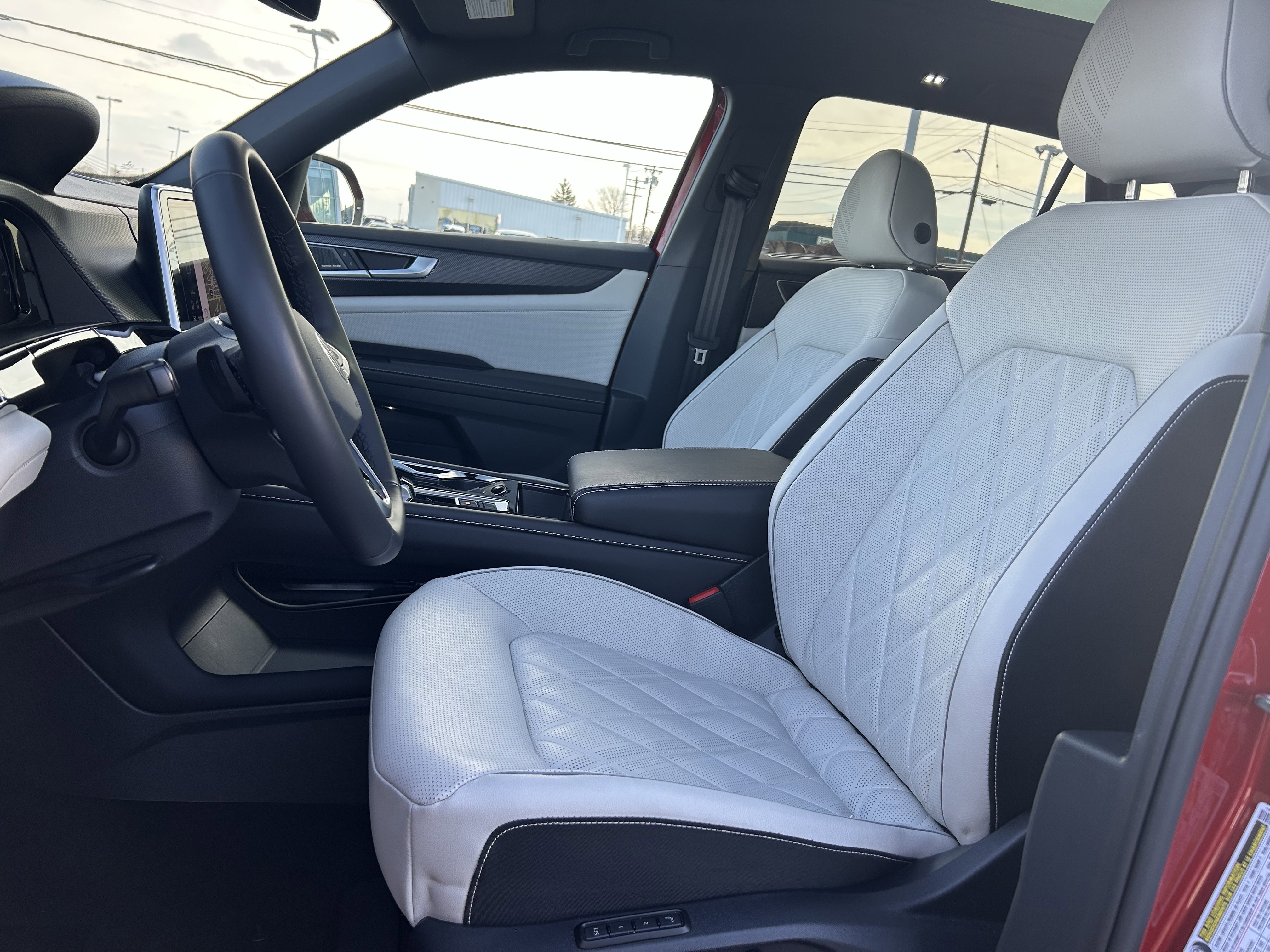 Certified 2025 Volkswagen Atlas Cross Sport SEL Premium R-Line image 23