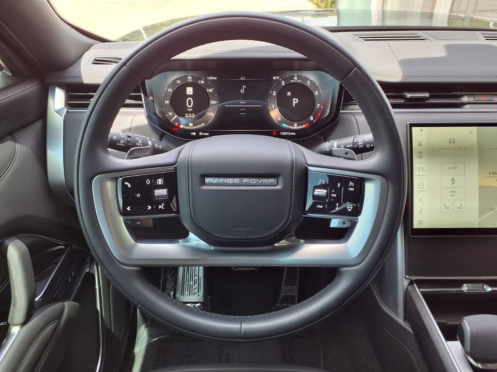 Certified 2025 Land Rover Range Rover SE AWD/4WD image 16