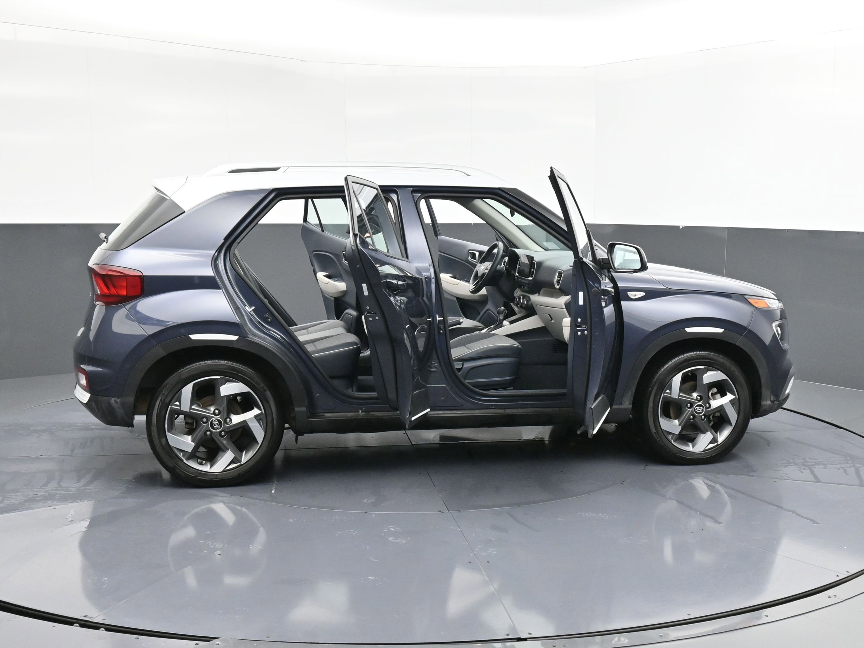 Used 2023 Hyundai Venue Limited w/ Cargo Package image 38