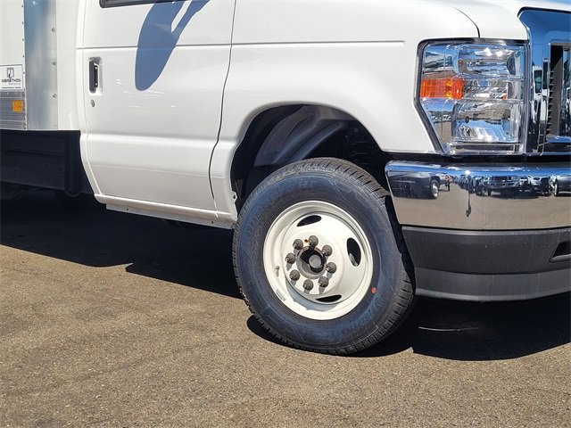 New 2024 Ford E-450 and Econoline 450 Super Duty w/ Power Windows & Locks Group image 2
