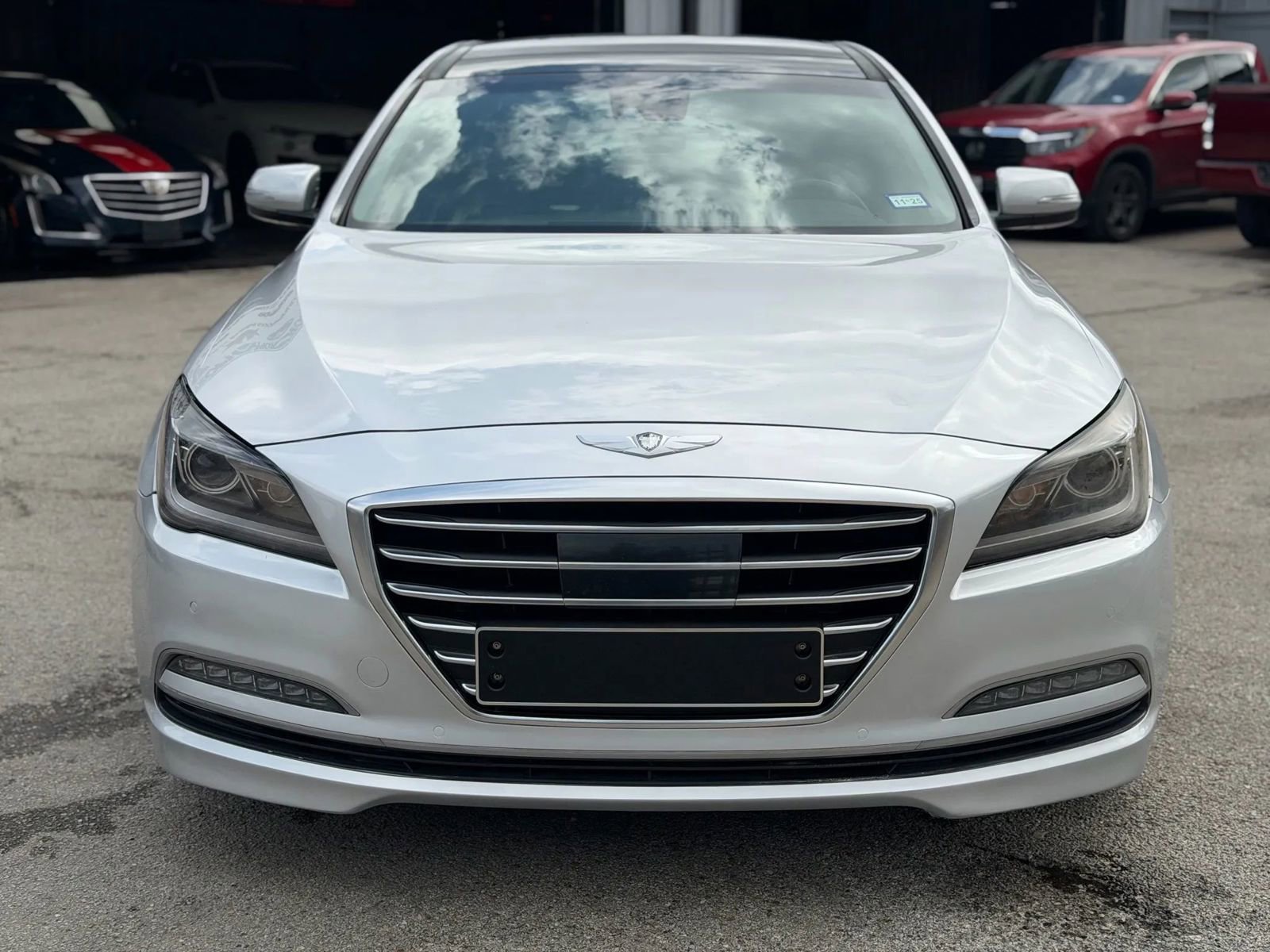 Used 2015 Hyundai Genesis 5.0 image 2