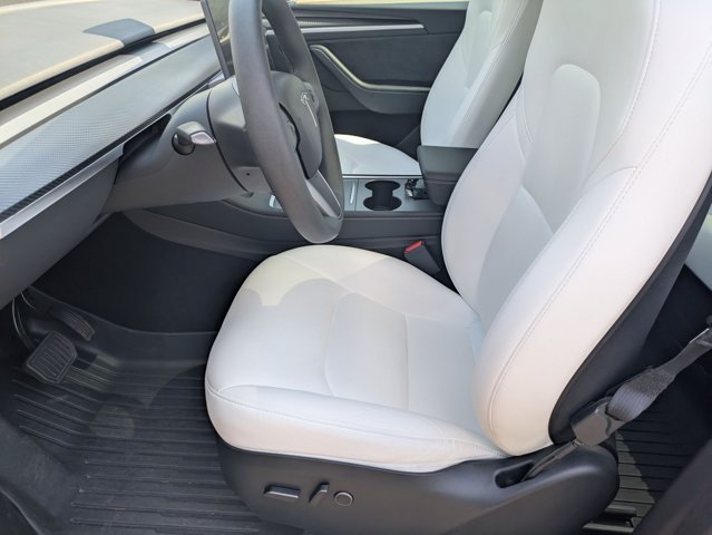 Used 2024 Tesla Model Y Long Range AWD/4WD image 16