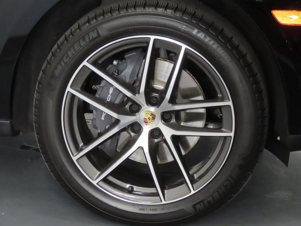 Certified 2026 Porsche Macan AWD/4WD image 11