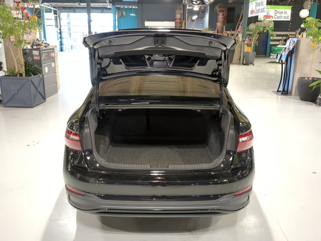 Used 2024 Volkswagen Jetta Sport image 20