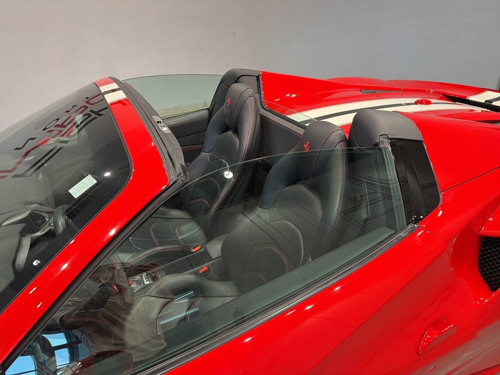 Used 2018 Ferrari 488 Spider RWD image 11